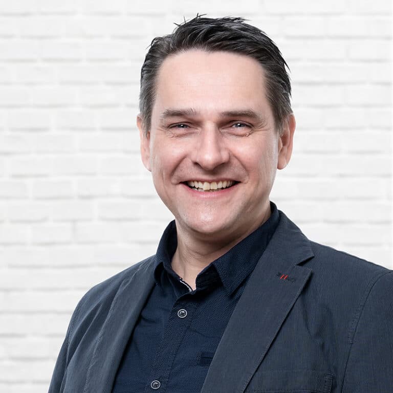 Portrait von Jochen Neitsch, Leitung Verwal­tung und Marke­ting in der KST Institut GmbH