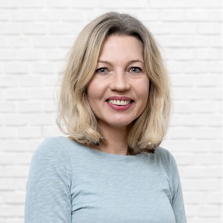 Portrait von Kristina Müller, Marketing und Verwaltung in der KST Institut GmbH